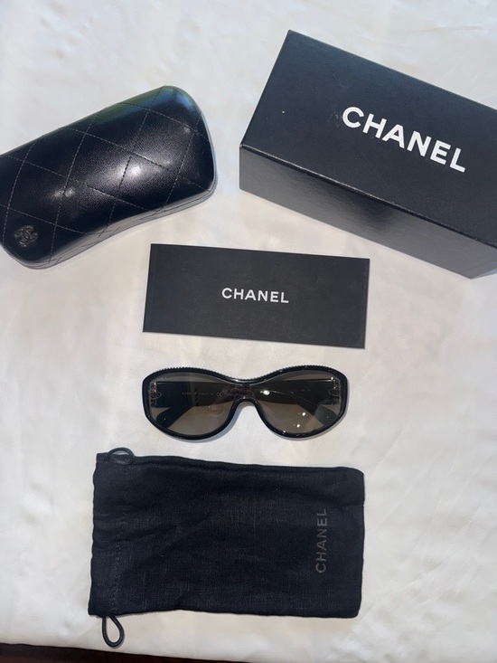 CHANEL Accessories - CHANEL Black Oversized Shield Sunglasses with Quilted Case